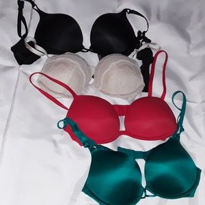 Four 32B bombshell - Victoria Secret